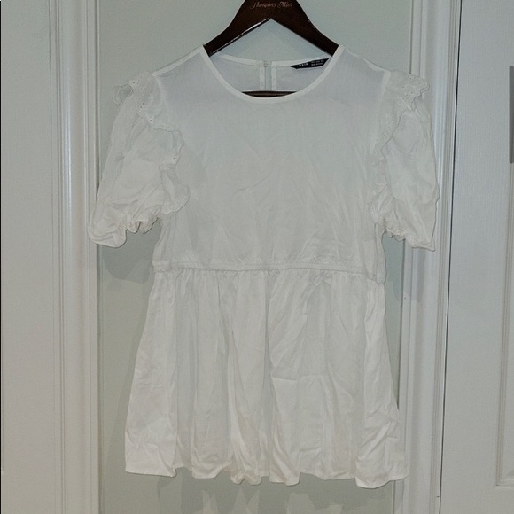 Shein maternity white eyelet ruffle top - Picture 3 of 3